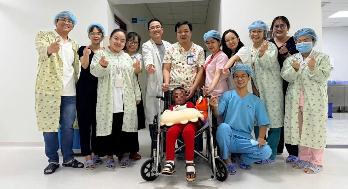 SAU 96 NGÀY CHIẾN ĐẤU KHỐC LIỆT, BÉ TRAI 5 TUỔI BIỂU HIỆN KẾT QUẢ KỲ DIỆU TRONG HỒI PHỤC TỪ VỤ TỬ THẦN CĂN.