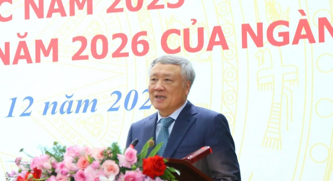 LÀM THẾ NÀO ĐỂ MỘT NGƯỜI ĐƯỢC ĐỀ BẠT LUÔN CẢM THẤY TỰ HÀO VÀ TIN TƯỞNG VÀO SUẤT ĐẦU, TRÁNH TÌNH TRẠNG NGƯỜI KHÔNG CẦN GÌ VẪN VƯỢT LÊN?