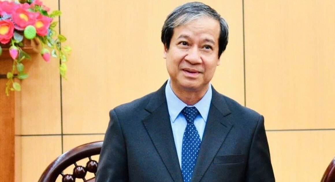 BỘ TRƯỞNG NGUYỄN KIM SƠN GÂY SÓNG DỘNG VỀ TƯƠNG LAI GIÁO DỤC VỚI MÔ HÌNH CHÍNH QUYỀN ĐỊA PHƯƠNG 2 CẤP!