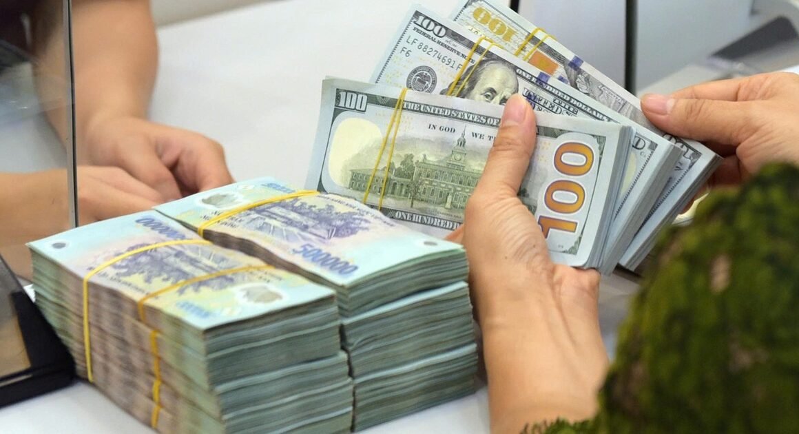 KHÁM PHÁ NHỮNG MỨC PHẠT HÀNH CHÍNH ĐÁNG CHÚ Ý TRONG NGHỊ ĐỊNH 340/2025, TRONG ĐÓ CÓ HOẠT ĐỘNG NGOẠI HỐI!