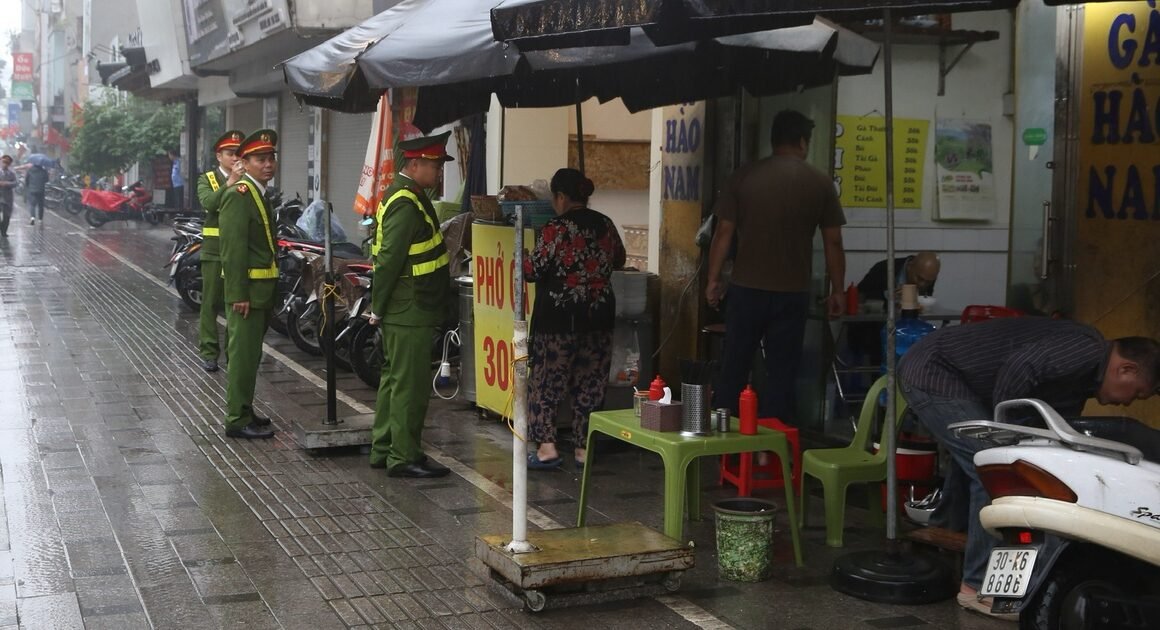 TRỜI MƯA DẦY, CHIẾN DỊCH GIỮ GIAO LỘ VẪN RA SĂN MÓI SIÊU SẠCH!
