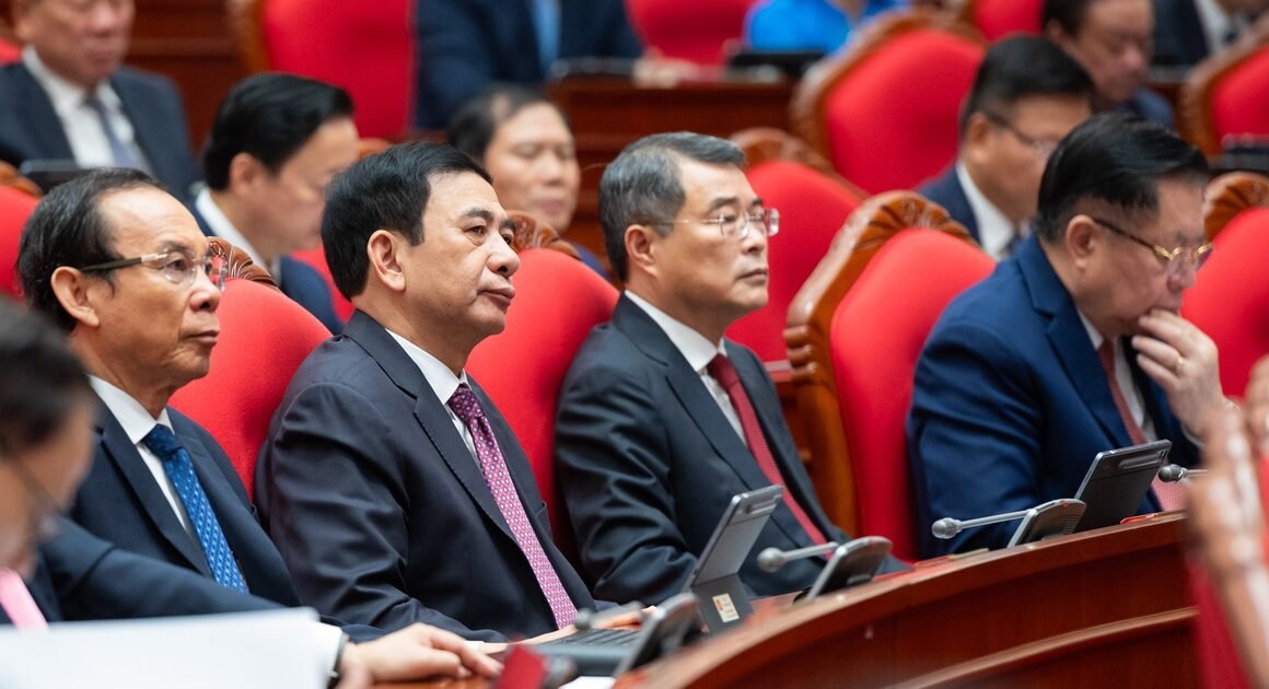 HỘI NGHỊ TRUNG ƯƠNG 15 ĐẶT RA NHIỀU CÂU HỎI CHƯA NGỪNG LÀM DÂN TINH VỚI VỤ CÁC ỨNG VIÊN CHO CHỨC VỤ LÃNH ĐẠO TRUNG ƯƠNG!