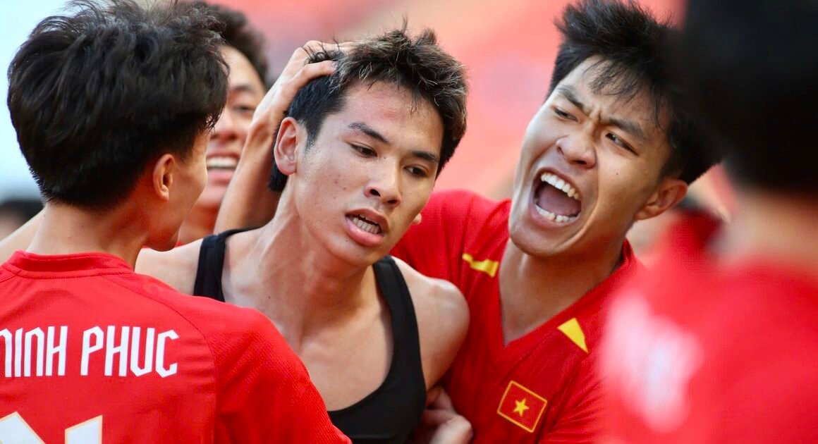 BƯỚC NGOÀI GIÂY CHÓT, VIỆT NAM LẬT NGƯỢC VÀO CHUNG KẾT SEA GAMES 33!