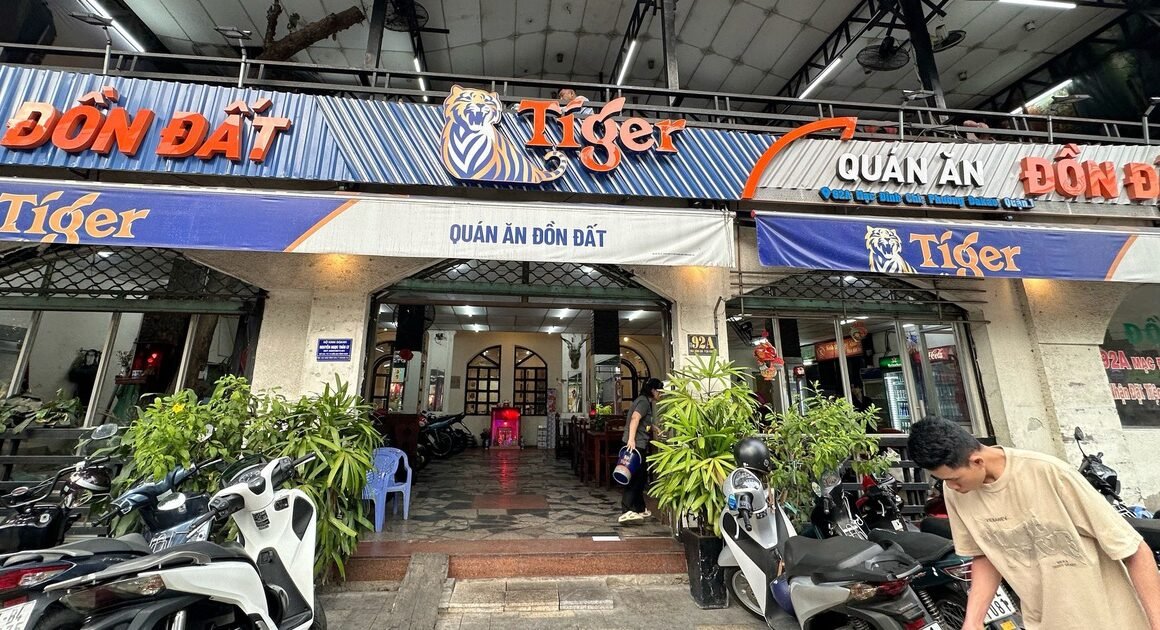 KHI NGƯỜI GẦN GŨI NHẤT BẢN ĐỒ ĂN UỐNG TẠI TP.HCM BÁO DỘI SẼ ĐÓNG CỬA SAU HƠN 35 NĂM, ĐỂ LẠI NHIỀU NGƯỜI TRẦN TRỌNG VÀ NUỐI TIẾC.