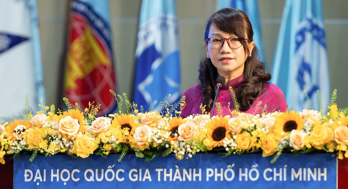 BÀN THẮNG LẦN ĐẦU CỦA NỮ GIÁM ĐỐC ĐH QUỐC GIA TP.HCM: AI LÀ GS-TS NGUYỄN THỊ THANH MAI?