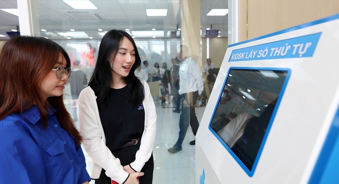 BỘ PHẬN MỘT CỬA TP.HCM ĐÃ CHÍNH THỨC VẬN HÀNH, GIẢI QUYẾT THỦ TỤC CHỈ TRONG 5-10 PHÚT!