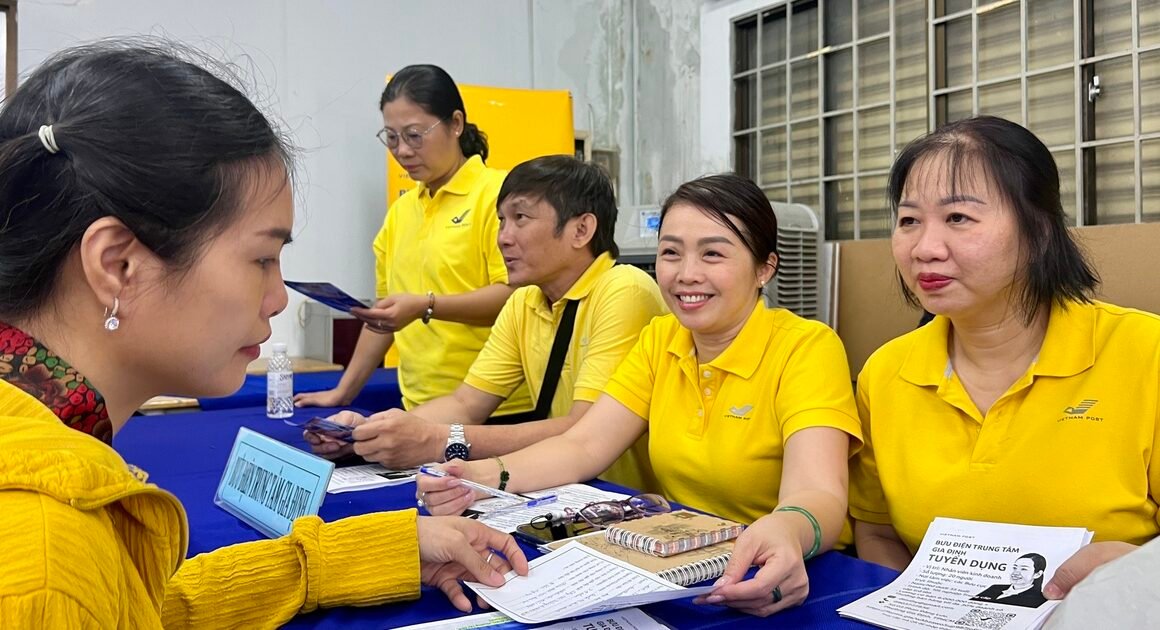 KHẨN CẤP: 3 NGÀNH NÀY DƯỜNG NHẬN HÀNG NGÀN VIỆC LÀM TRỐNG GỐI CUỐI NĂM 2025!