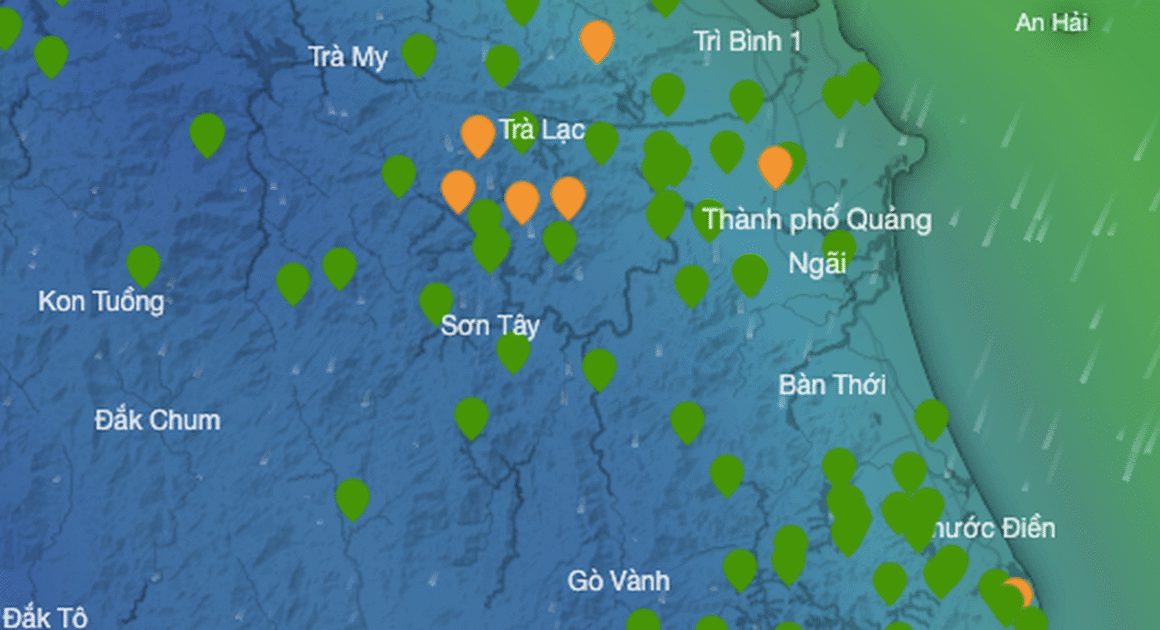 DỰ BÁO THỜI TIẾT NGÀY HÔM NAY CÓ MƯA LỚN VÀ SÓNG CAO ĐẾN 5M Ở MIỀN TRUNG VÀ DƯỚI CHIỀU, GÂY NGUY CƠ CHO CHUYẾN ĐI LẠI!
