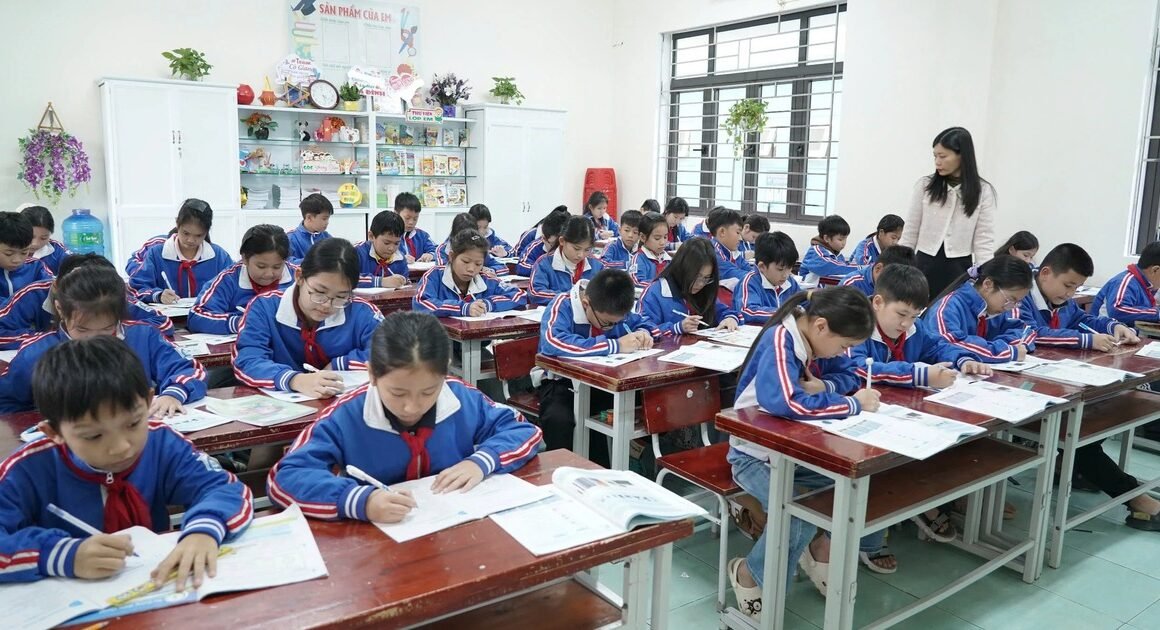 BẾ TẮC GIÁO DỤC QUẢNG TRỊ: THIẾU GIÁO VIÊN VẪN PHẢI GIẢM BIÊN CHẾ!