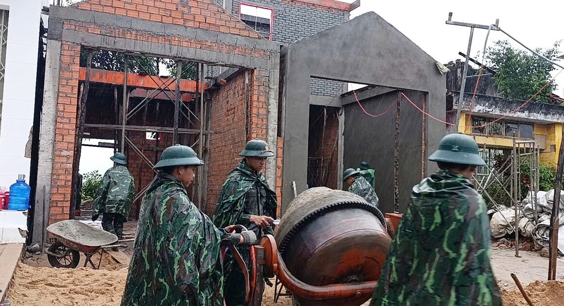 THỦ TƯỚNG PHẠM MINH CHÍNH RA YÊU CẦU KHẨN TRƯƠNG XÂY NHÀ MỚI Ở GIA LAI VÀ ĐẮK LẮK ĐỂ ỔN ĐỊNH ĐỜI SỐNG NGƯỜI DÂN SAU THIÊN TAI