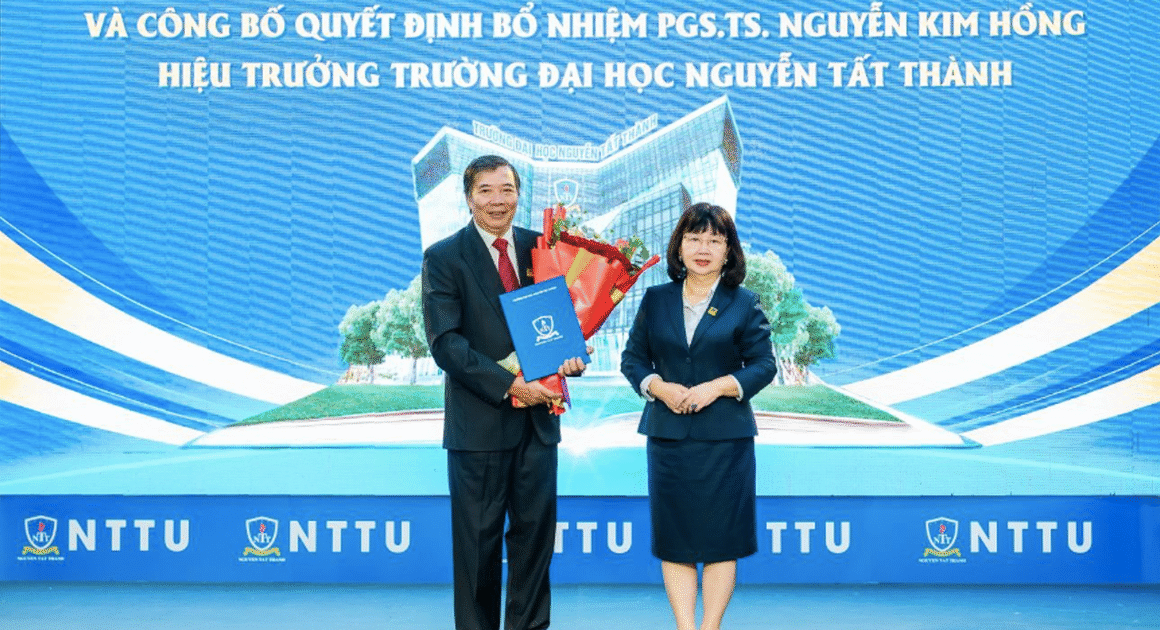 NGHỊCH NGUỘC MỚI CỦA ĐH NGUYỄN TẤT THÀNH: CHỌN CHUYÊN GIA ĐỨNG ĐẦU TRƯỜNG!