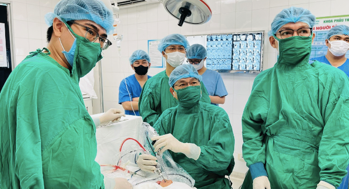 KHÁC NHAU NHƯ THẾ NÀO GIỮA BÁC SĨ NỘI TRÚ VÀ BÁC SĨ CHUYÊN KHOA?