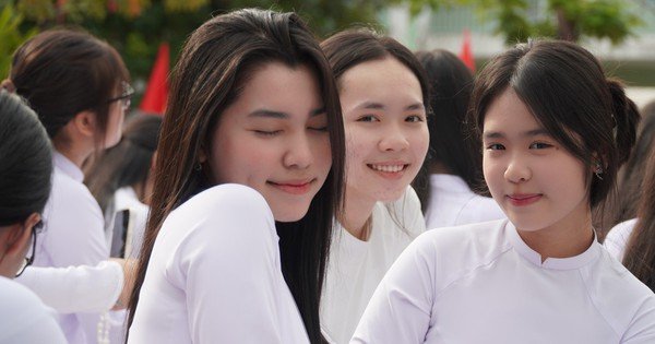 KHÁM PHÁ NHỮNG THÔNG TIN ĐÁNG CHÚ Ý ĐANG GÂY SỐT CHO PHỤ HUYNH VÀ HỌC SINH HÀ NỘI!