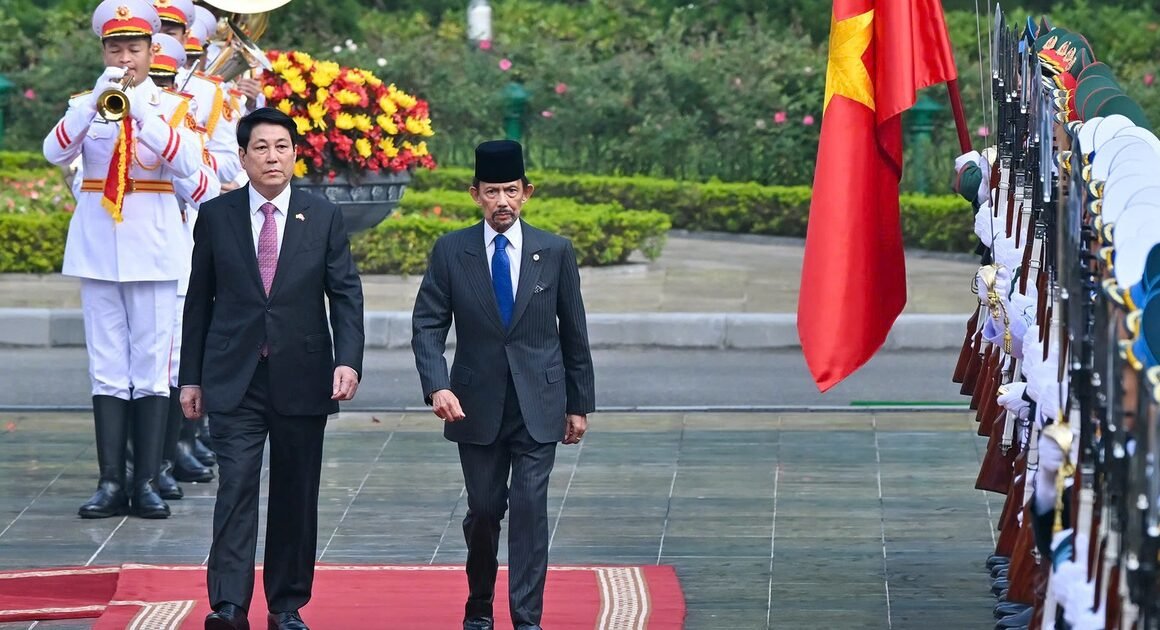 QUỐC VƯƠNG BRUNEI HẠNH PHÚC ĐÁNG CHĂM SÓC, ĐÓN TIẾP THÀNH CÔNG TẠI VIỆT NAM!