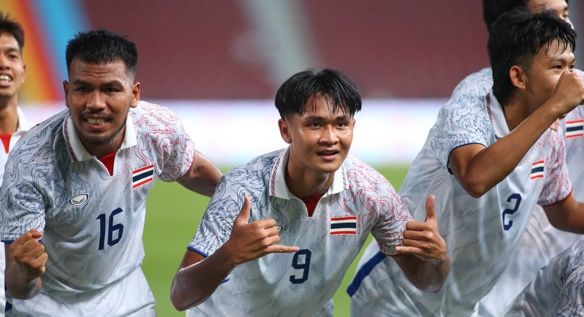 DÙ GẶP Khó Khăn Trong HIỆP 1, U.23 THÁI LAN VẪN LỘT XÁC ĐÁNH BẠI U.23 ĐÔNG TIMOR 6-1 Ở MỞ BÀI BẢNG A SEA GAMES 33!