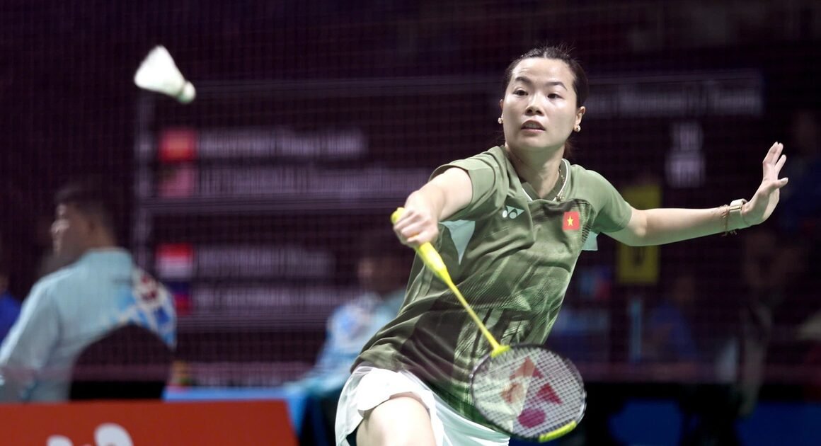 NGƯỢC DÒNG KỲ DIỆU, NGUYỄN THÙY LINH GÂY SỐC CHO CẦU LÔNG VIỆT NAM TRONG NGÀY RA QUÂN SEA GAMES 33