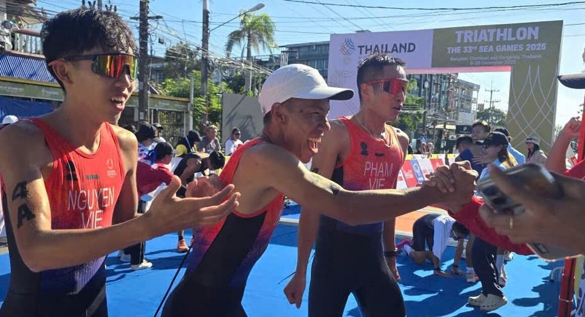 KHÔNG NGỜ ĐẾN, ĐỘI TUYỂN VIỆT NAM GÂY CHẤN ĐỘNG VỚI HCV TIẾP SỨC ĐỒNG ĐỘI NAM!