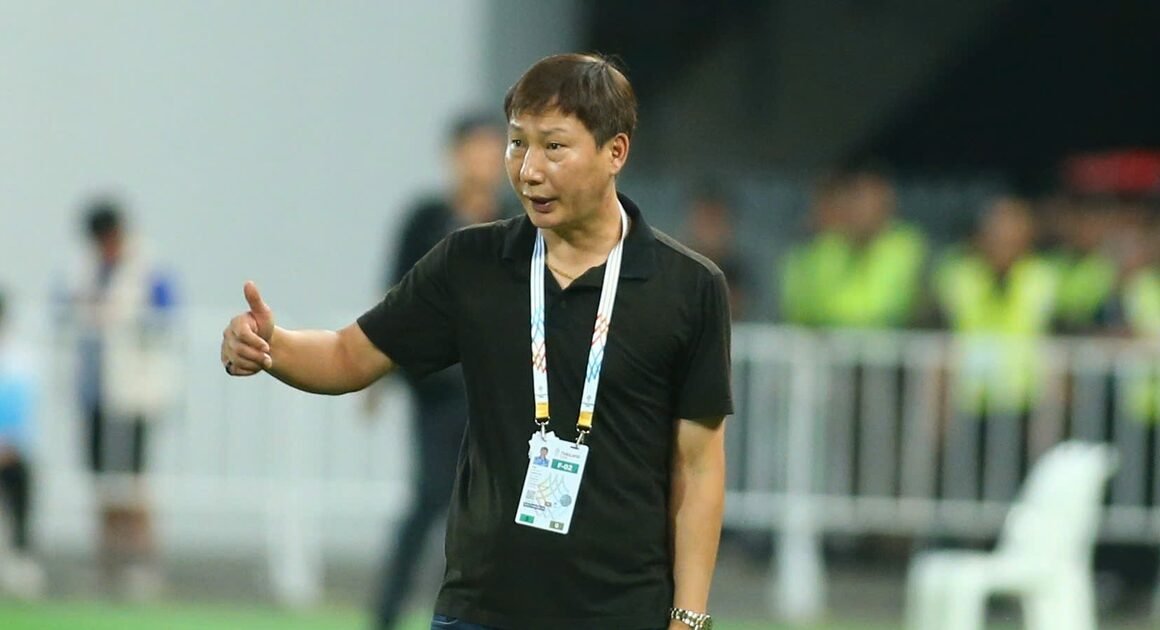 Không ngờ chiến thuật của HLV Kim Sang-sik lại giúp U.22 Việt Nam lội ngược dòng và thắng Thái Lan chưa từng thấy!