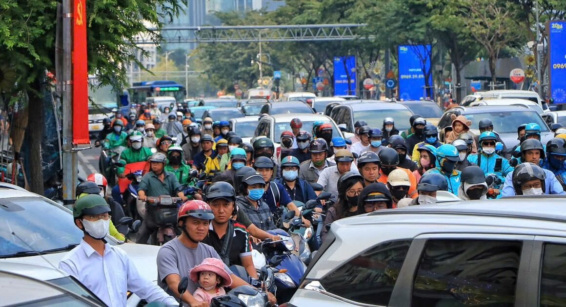 NGÀY CUỐI CÙNG CỦA NĂM 2025, TRUNG TÂM TP.HCM ĐANG CHUẨN BỊ GÌ CHO GIỜ KHÓC ĐÓN CHÀO NĂM MỚI 2026?