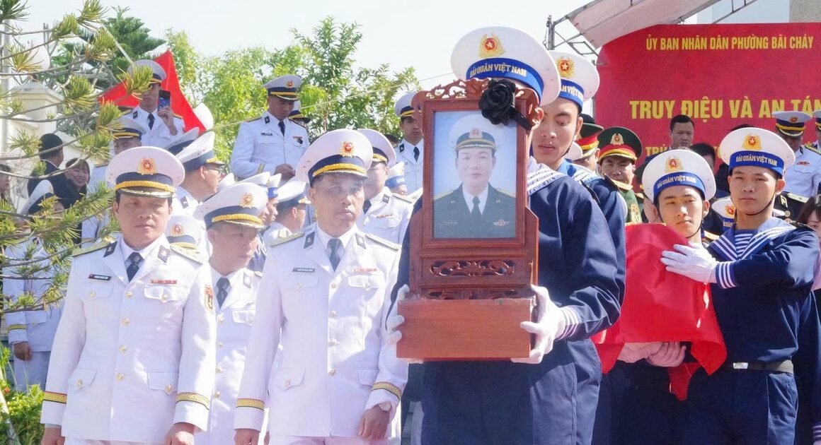 KHEN THƯỞNG TỔNG LƯƠNG THIỆN, TRUYỀN CẢM HỨNG TỘC NƯỚC: LỄ CÔNG BỐ VÀ TRAO BẰNG TỔ QUỐC GHI CÔNG CHO LIỆT SĨ PHẠM VĂN TUÂN