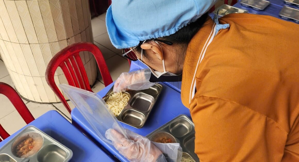 YÊU CẦU KHẨN TỪ SỞ GD-ĐT TP.HCM: TẠM DỪNG MỌI BỮA ĂN BÁN TRÚ SỬ DỤNG SẢN PHẨM CỦA CÔNG TY AN PHƯỚC THẮNG SG!