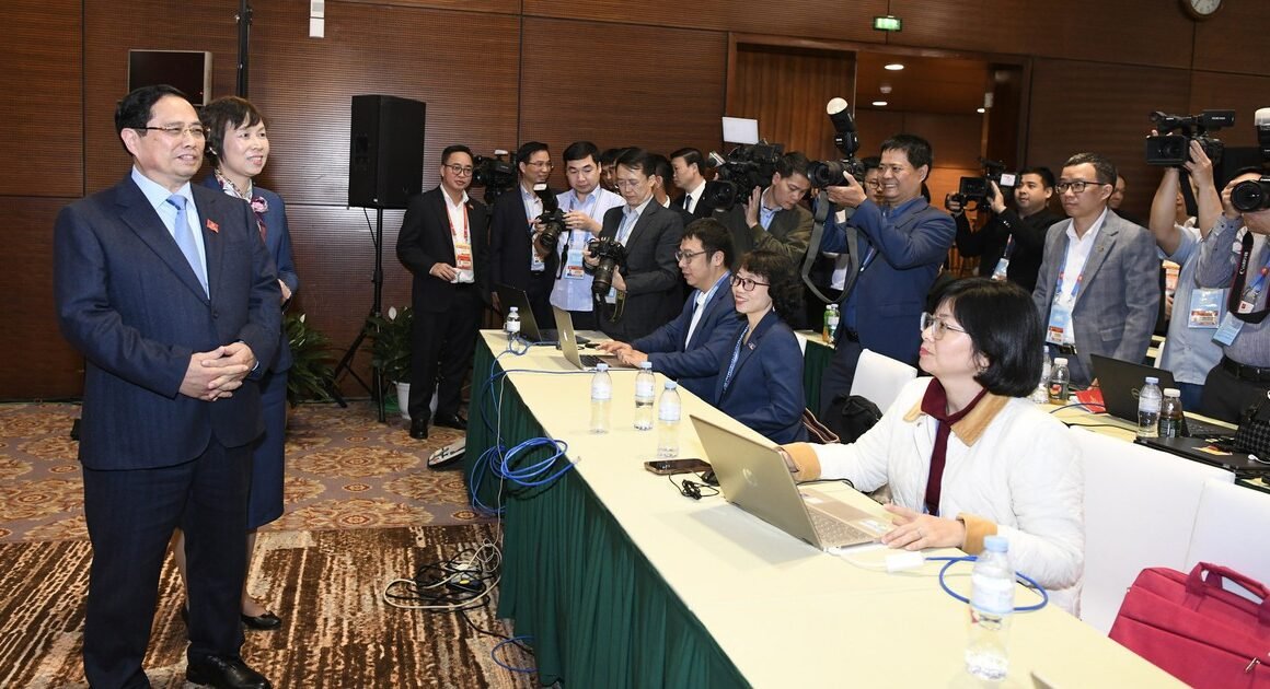 THỦ TƯỚNG PHẠM MINH CHÍNH GẶP GỠ, ĐỘNG VIÊN LỰC LƯỢNG BÁO CHÍ TRONG NGÀY ĐẶC BIỆT CỦA ĐẠI HỘI XIIXIV CỦA ĐẢNG!