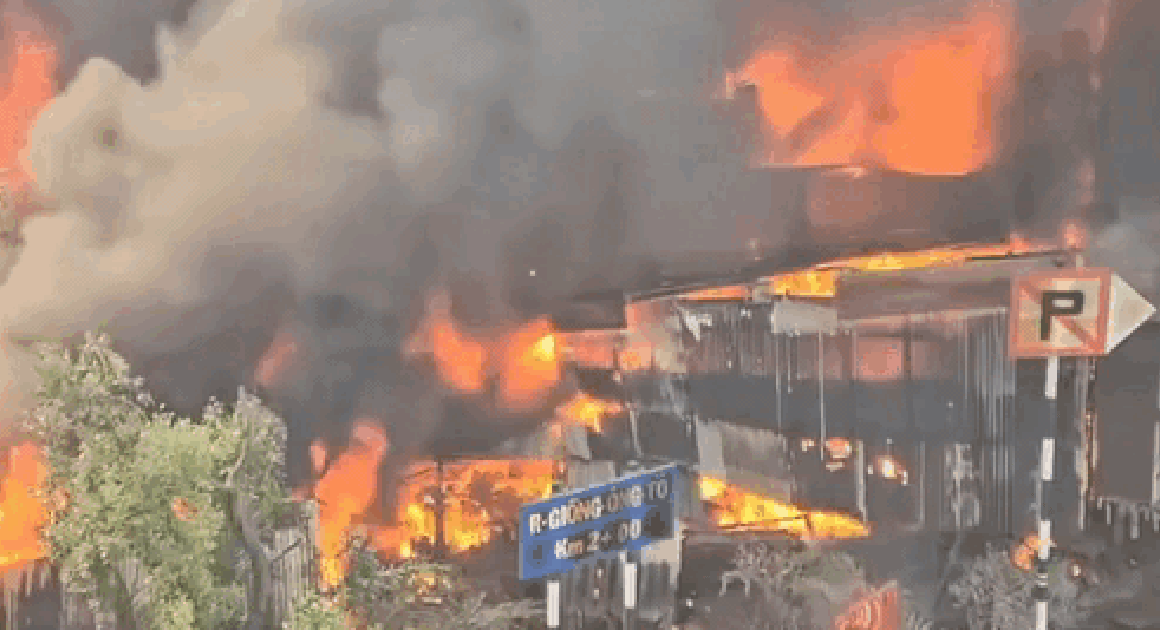 CHÁY LỚN TĂNG KHIẾN CẢ KHU PHỐ HOANG MANG, XẢY RA ĐẦU SÁNG 11.1 TẠI BÌNH TRƯNG, TP.HCM!