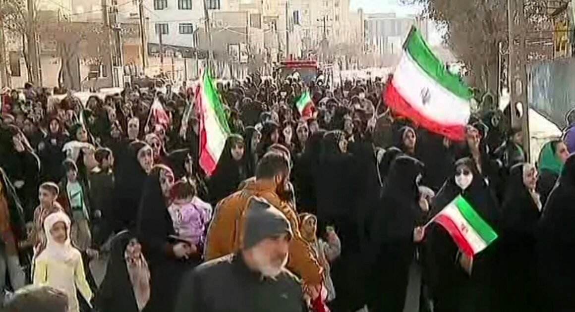 NHÀ NƯỚC IRAN CẬP NHẬT THƯƠNG VONG SỐNG CỦA CÁC SĨ QUAN AN NINH TRONG CUỘC ĐỐI ĐẦU VỚI BIỂU TÌNH RẦY RỘ