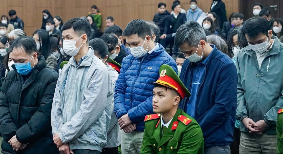 NHẬN ĐƯỢC NÓI LỜI SAU CÙNG, CẢ HAI CỰU CỤC TRƯỞNG ĐỀU KHÓC, GÂY CHUẨN BỊ CHO NHẬN BỊ CÓ ĐỊA CHỈNG DỪNG NÀO?