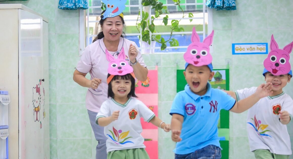 TỪ 2026, TUỔI NGHỈ HƯU GIAO VIÊN SẼ THAY ĐỔI NHƯ THẾ NÀO, AI ĐƯỢC NGHỈ HƯU SỚM HOẶC DƯỚI TUỔI TRƯỚC ?