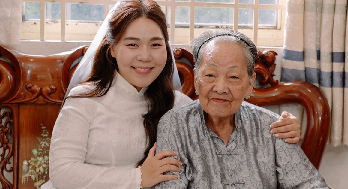 LỜI DẶN DOẠNG NÓI CỦA BÀ NGOẠI 95 TUỔI TẠO NÊN NỖI NIỀM KỶ NIỆM ĐÁNG TRÂN TRỌNG CỦA NGÀY ĂN HỎI CỦA CHÁU GÁI LẤY CHỒNG HÀN QUỐC