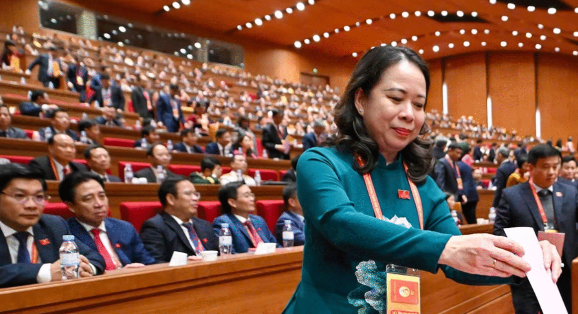 KHÁM PHÁ ĐIỂM NHẤN: HƠN 11% ỦY VIÊN TRUNG ƯƠNG ĐẢNG KHÓA XIV LÀ NỮ, GÓC NHÌN MỚI VỀ BẢO VẬT CHÍNH TRỊ!