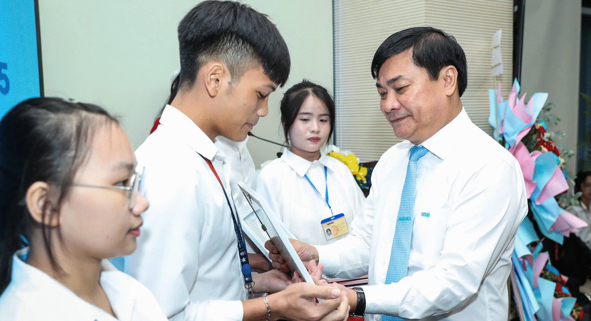 KHÁM PHÁ HỘI NGỘ ĐẶC BIỆT KỶ NIỆM 40 NĂM BÁO THANH NIÊN ĐẦU TIÊN, BÁO CHÂN THỰC GẶP GỠ ĐÁM CƯỚC XUÂN!