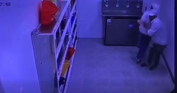 LO SỢ VỤ NAM CÔNG NHÂN LIÊN TỤC CHẠM VÀO CƠ THỂ NỮ ĐỒNG NGHIỆP ĐANG GÂY XÔN XAO Ở ĐỒNG NAI!