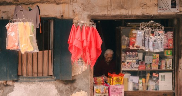 KHÁM PHÁ KÝ ỨC TUỔI HỒI SIMPSON, QUÁN TẠP HÓA CŨ TRÊN PHỐ QUAN NHÂN ĐANG GÂY CHƯNG TRANG TRẺ!