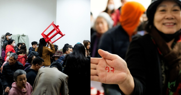 NGƯỜI DÂN HÀ NỘI ĐỐI MẶT VỚI CẢNH SÁNG SỚM ĐẶC BIỆT: XẾP HÀNG CHỜ MUA VÀNG VỪA ĐẦU NGÀY TRƯỚC KHI CỬA HÀNG MỞ CỬA!