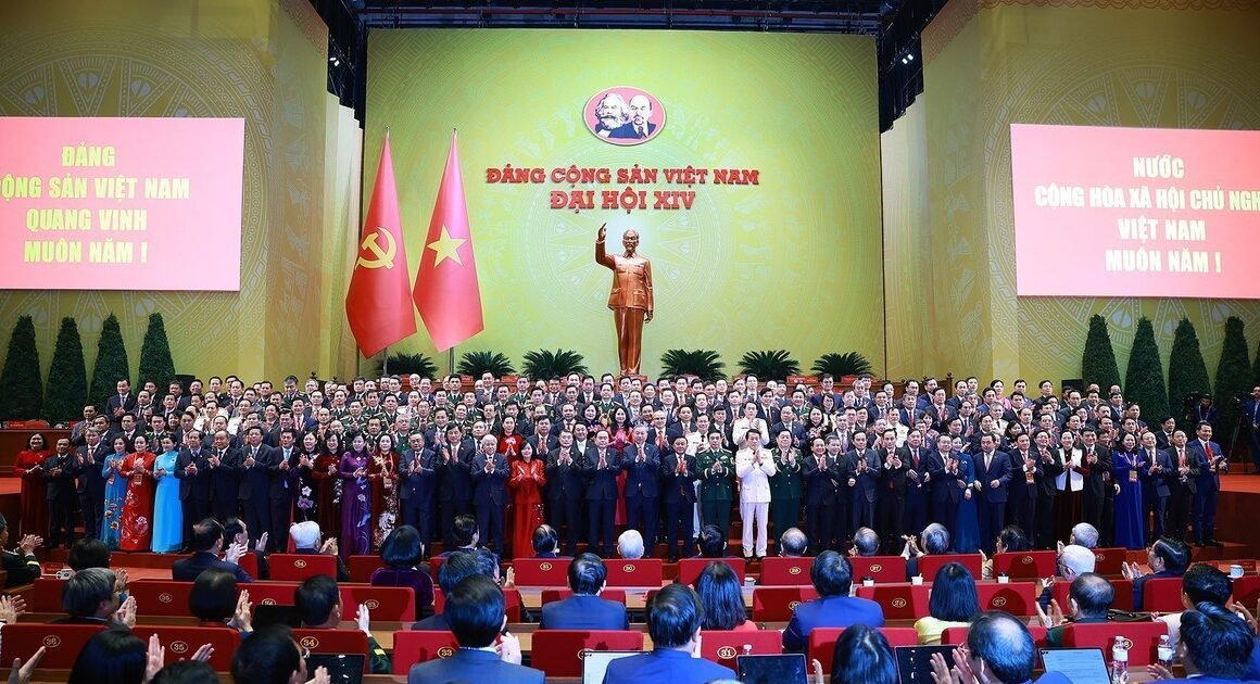 ĐẠI HỘI XIV ĐÃ BẮT ĐẦU VỚI NHẤT TRÍ THÔNG QUA NGHỊ QUYẾT ĐẶC BIỆT, ĐÓN ĐẦU CHIẾN LƯỢC PHÁT TRIỂN MỚI!