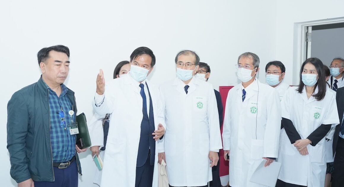 KHÁM PHÁ CHƯƠNG TRÌNH HỘI CHẨN TRỰC TUYẾN ĐẶC BIỆT GIỮA BỆNH VIỆN BẠCH MAI VÀ CHUYÊN GIA NHẬT BẢN ĐƯỢC ĐIỀU CHIỂU CÁC CA BỆNH KHÓ KHĂN NHẤT TRONG THẦN KINH VÀ ĐỘT QUỴ!