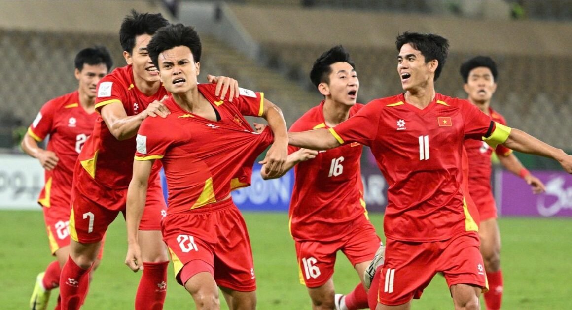 u.23 việt nam đang tỏa sáng vượt trội trước đối thủ mạnh trung quốc, ai sẽ giành vé vào chung kết u.23 châu á 2026?