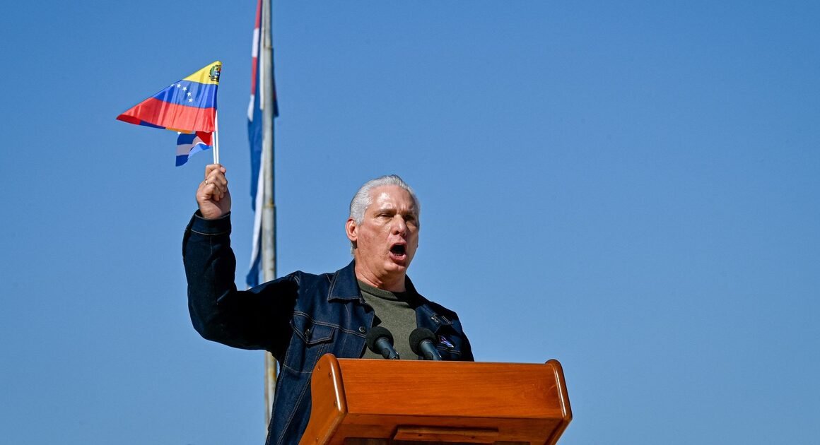 CUBA ĐỐI MẶT NGUY CƠ CẠNH TRANH NGUY HIỂM TỪ MỸ SAU LỜI ĐƯỢC TRUMP HỨA CẮT NGUỒN, CHỜ ĐÓN PHẢN ỨNG GÁC NGƯỢC TRONG BỐI CẢNH QUAN HỆ CHỐNG LƯNG TAY!