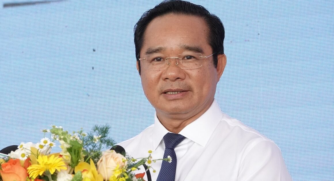 ÔNG NGUYEN VAN DUC, CHỦ TỊCH UBND TP.HCM, ĐƯỢC 100% CỬ TRI GIỚI THIỆU ỨNG CỬ ĐẠI BIỂU HĐND TP.HCM KHÓA TỚI!