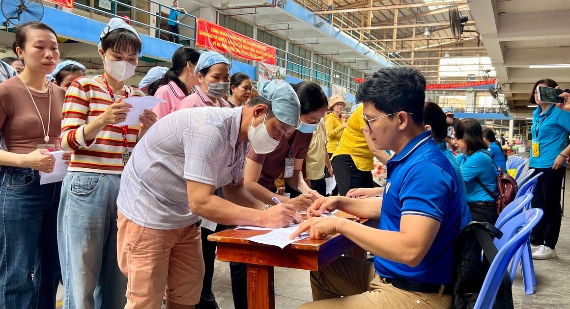 BẬT MÍ: CÔNG TY POYUE NĂM NAY TĂNG THƯỞNG TẾT LÊN ĐẾN 2,2 THÁNG LƯƠNG, CÙNG NHIỀU HỖ TRỢ HẤP DẪN!