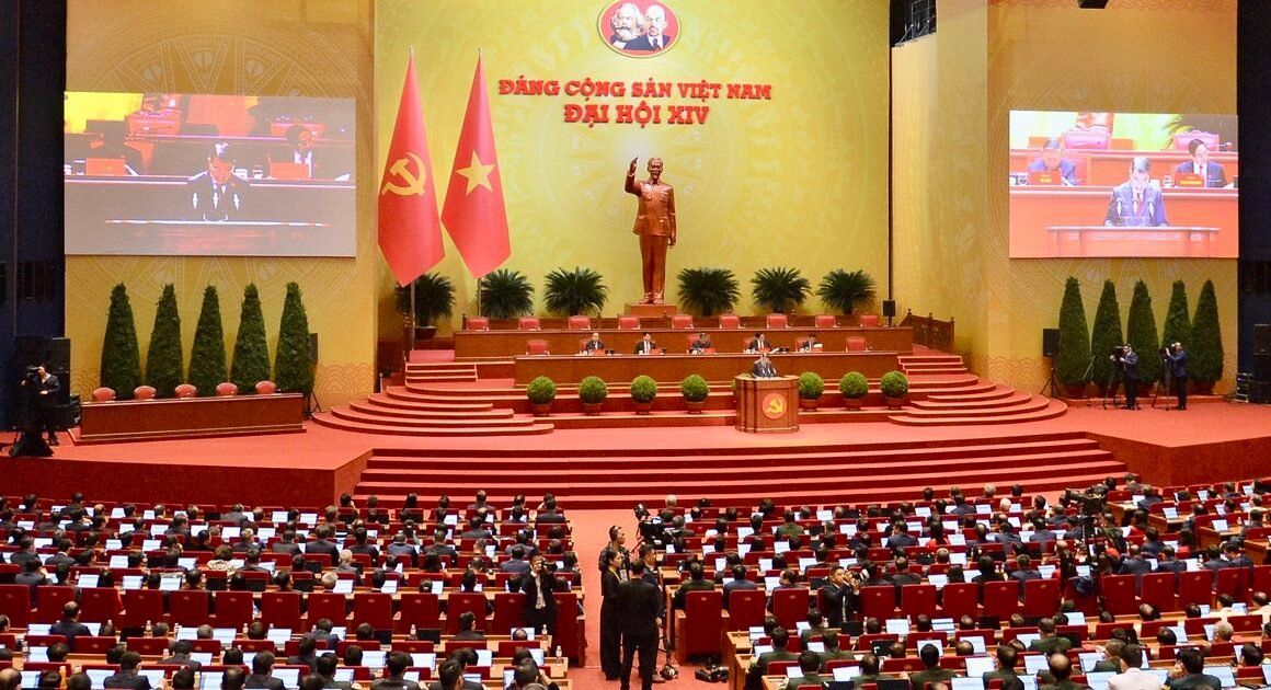 TIẾN TRÌNH LÊN NHIỀU CHỨC VỤ CAO NHẤT, CHỈ TRONG NGÀY HỘI NGHỊ ĐẦU NĂM ĐÃ CẬP NHẬT ĐỘC QUYỀN!