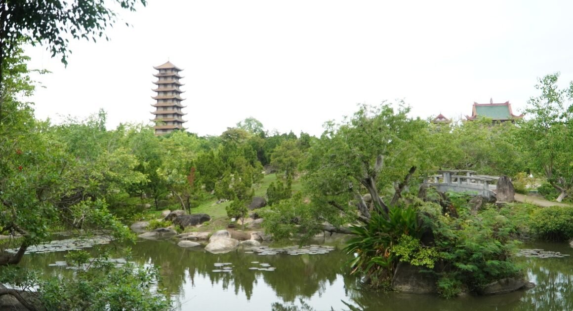 KHÁM PHÁ BỀN VỮNG CỦA CHÙA THIÊN HƯNG, NƠI GARDEN TÂM LINH GIỮA XỨ NẪU TRĂNG RẰM DHAO DUNG THƠ MỘNG!