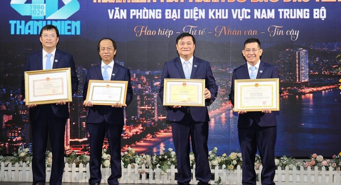 KHÁCH MỜI KHÁC BIỆT SỚI SÁNG LỊCH SỬ 40 NĂM CỦA BÁO THANH NIÊN TẠI KHÁNH HÒA!