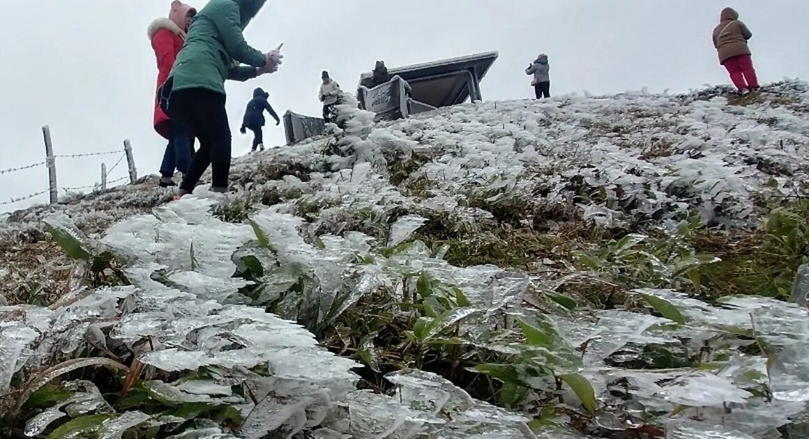 SỨC CÁO LẠNH MẠNH HƠN ĐANG ĐẾN, CẢ NHỮNG VÙNG CAO CŨNG CẢNH GIÁC BĂNG GIÁ!