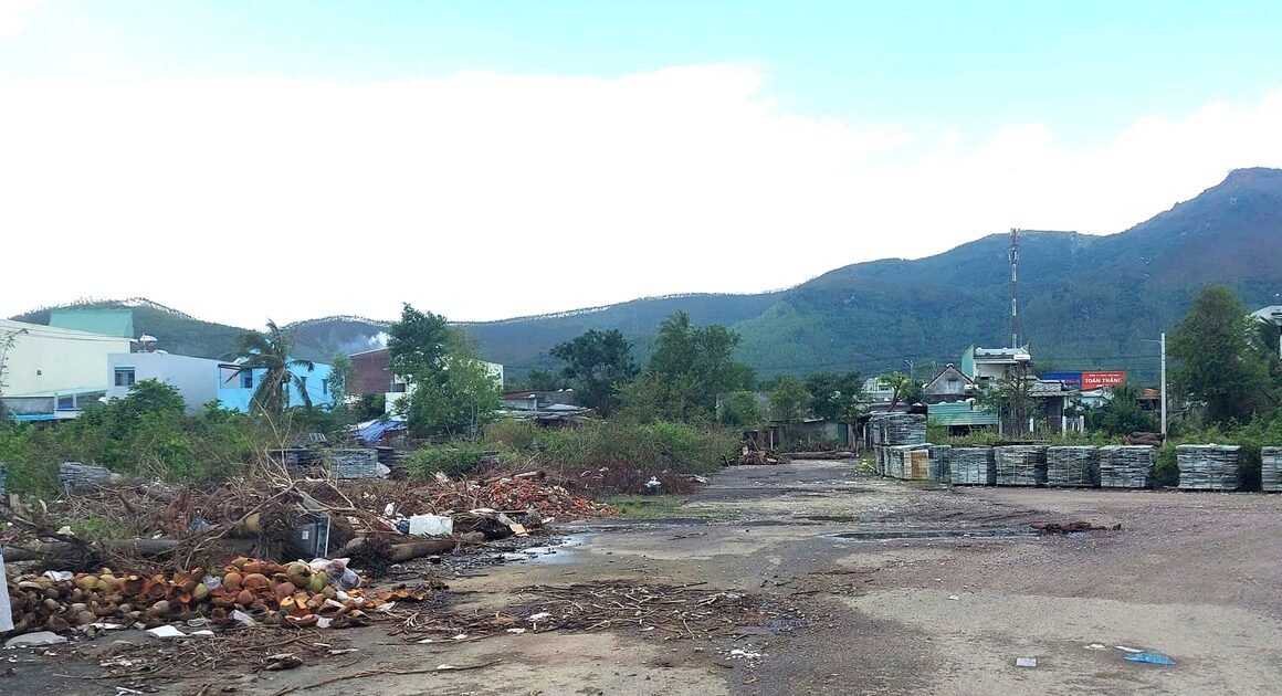 A DIỆN CẢNH NGƯỜI DÂN GIA LAI DẬY NÊN LO LO ANG ỨC VỀ BÙNH BEO VÀ Ô NHIỄM TỪ PHẾ LIỆU GIA CÔNG ĐÁ NGOÀI GIỮA KHU TÁI ĐỊNH CƯ!