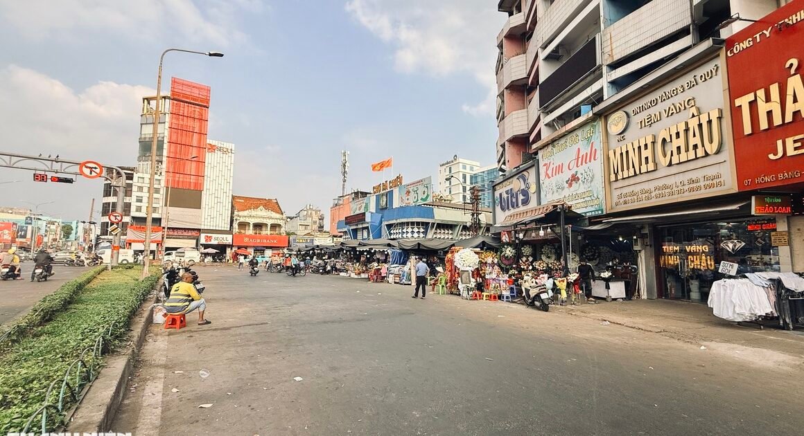 SAU 10 NGÀY XỬ LÝ LẤN CHIẾM VỈA HÈ, CHỢ BÀ CHIỂU VÀ ĐƯỜNG PHỐ TRỞ NÊN SỐNG ĐỘNG, RỘNG RÃI HƠN BAO GIỜ HẾT!