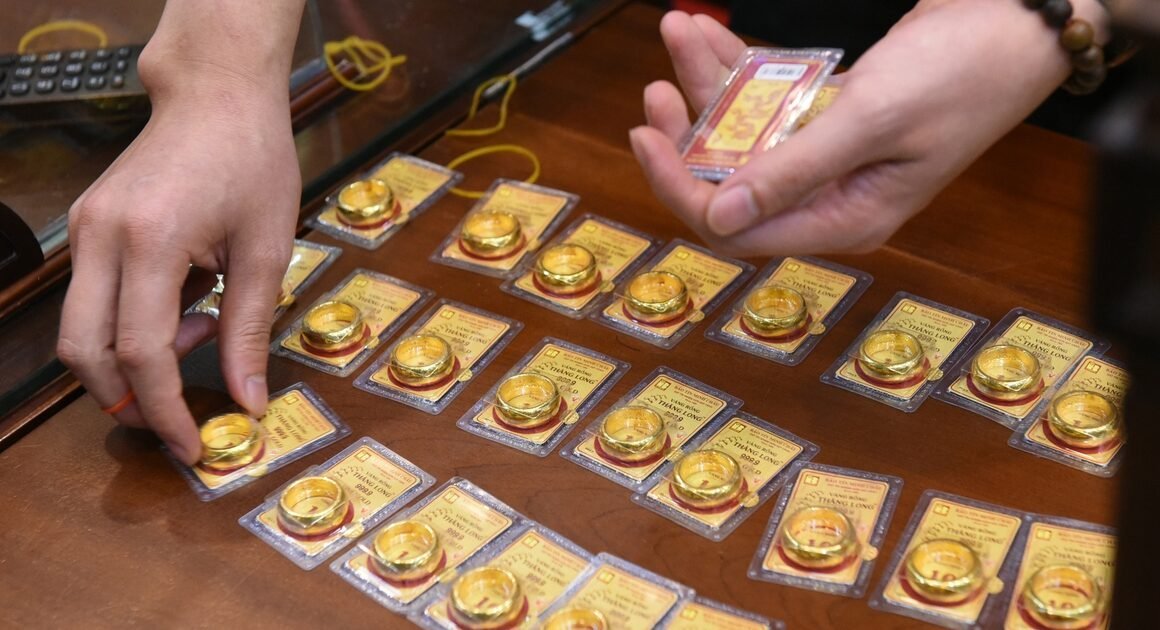 VIG GOLD ĐẠT ĐỈNH MỚI, TẠI SAO NGƯỜI MUA VẪN CHẠY CHẬM VÀ LẠI THUA LỖ?