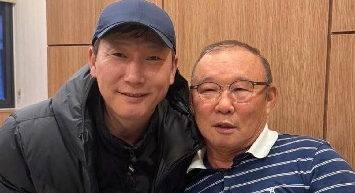 AI ĐANG VIẾT NÊN KỲ ĐIỀU GÌ MỚI CHO BÓNG ĐÁ VIỆT NAM DƯỚI DẠY CỦA HLV KIM SANG-SIK?